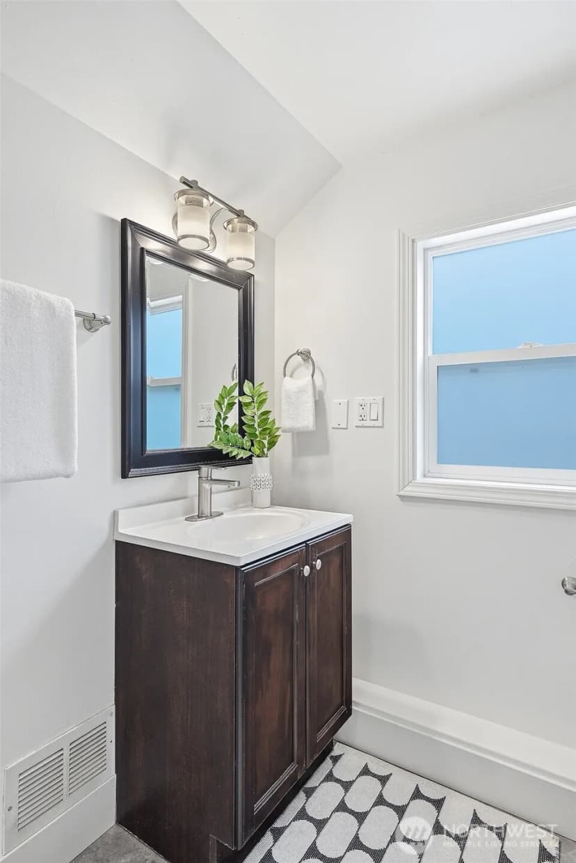 Property photo for 8521 S 117th Street, Seattle photo 20