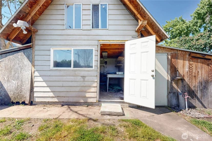 Property photo for 319 W Cherry Street, Walla Walla photo 25