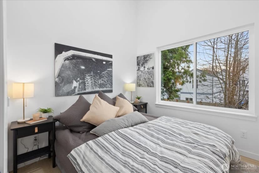 Property photo for 830 S Sullivan Street, Seattle photo 7