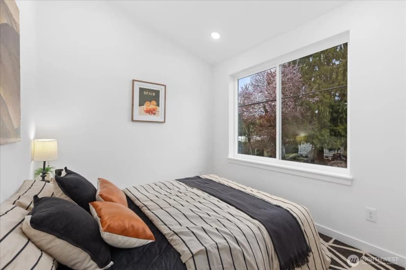 Property photo for 830 S Sullivan Street, Seattle photo 10