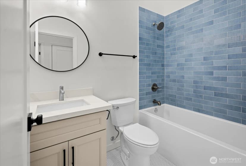Property photo for 830 S Sullivan Street, Seattle photo 9
