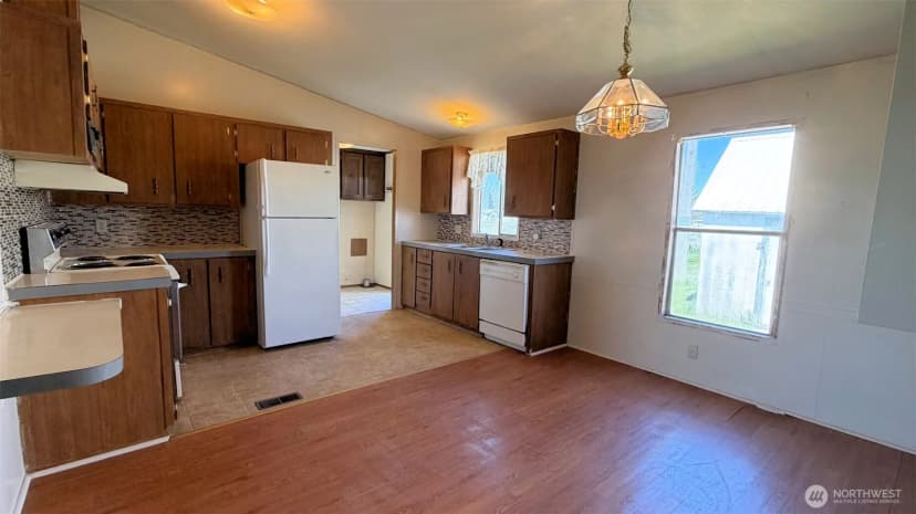 Property photo for 1210 2nd Street, Davenport photo 8