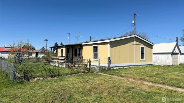 Property photo for 1210 2nd Street, Davenport photo 2