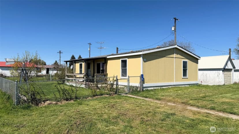 Property photo for 1210 2nd Street, Davenport photo 2