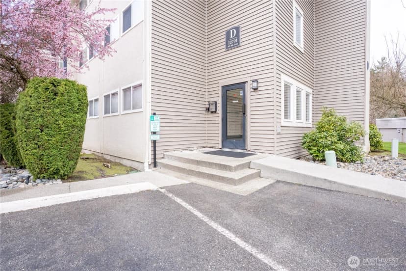 Property photo for 12701 Ne 9th Place #d209, Bellevue photo 25