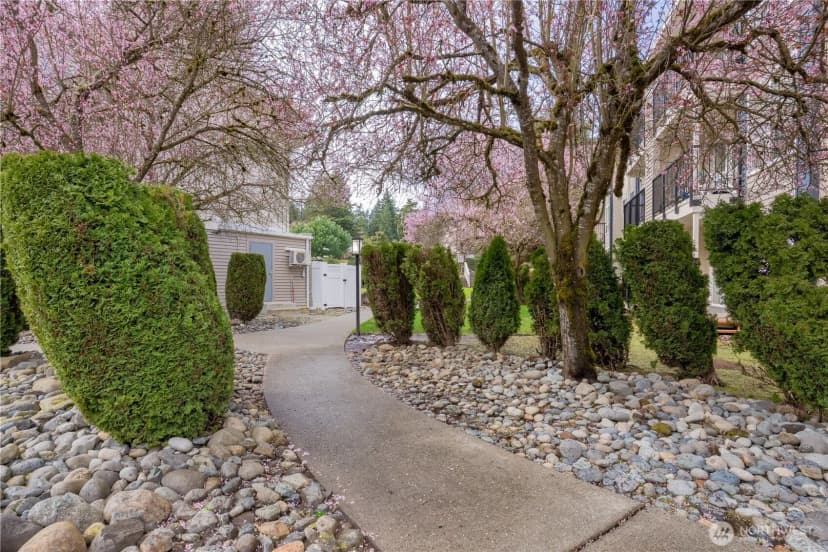 Property photo for 12701 Ne 9th Place #d209, Bellevue photo 20