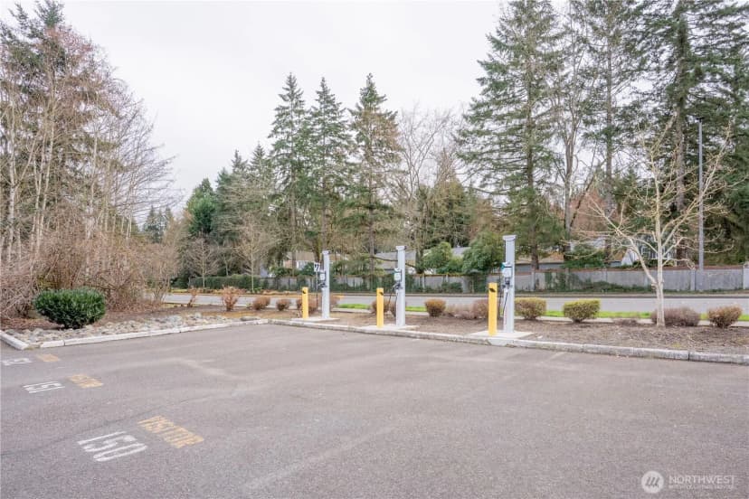 Property photo for 12701 Ne 9th Place #d209, Bellevue photo 22