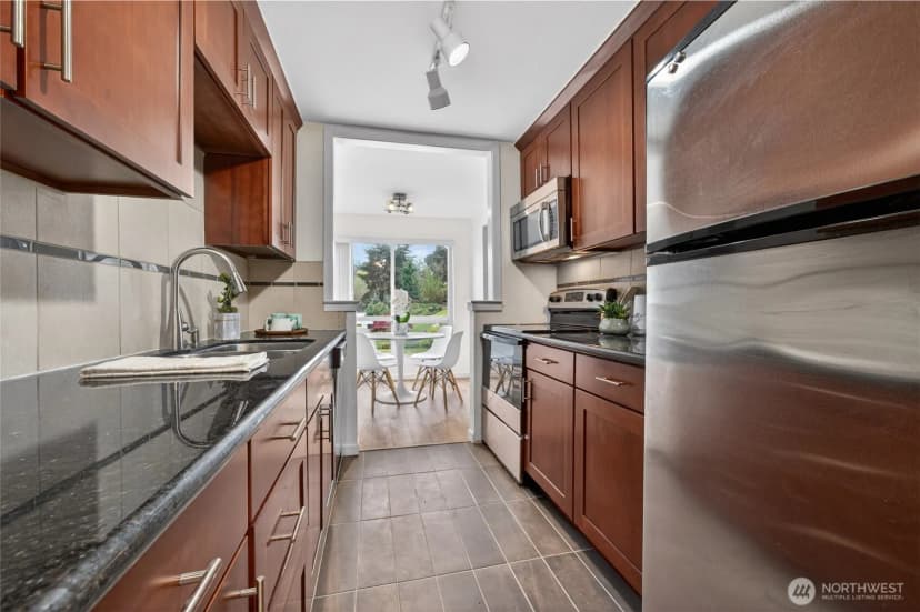 Property photo for 12701 Ne 9th Place #d209, Bellevue photo 9