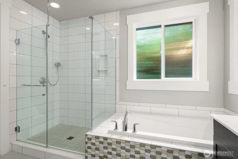 Property photo for 1646 106th Avenue Se, Bellevue photo 11