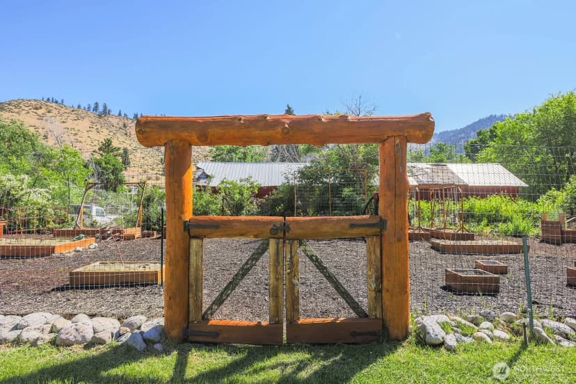Property photo for 180 Country River Lane, Entiat photo 31