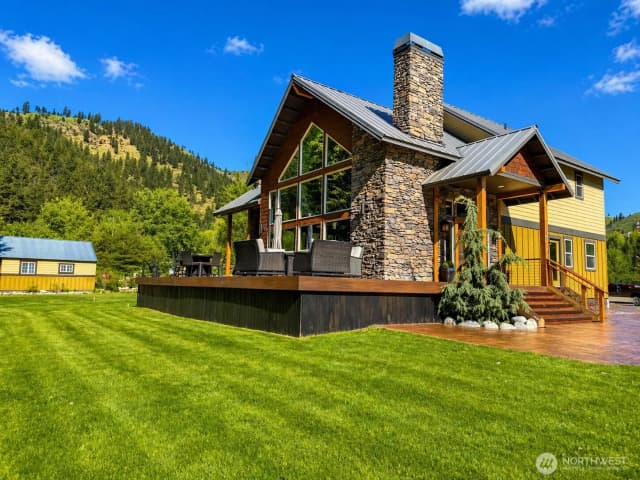 Property photo for 180 Country River Lane, Entiat photo 2