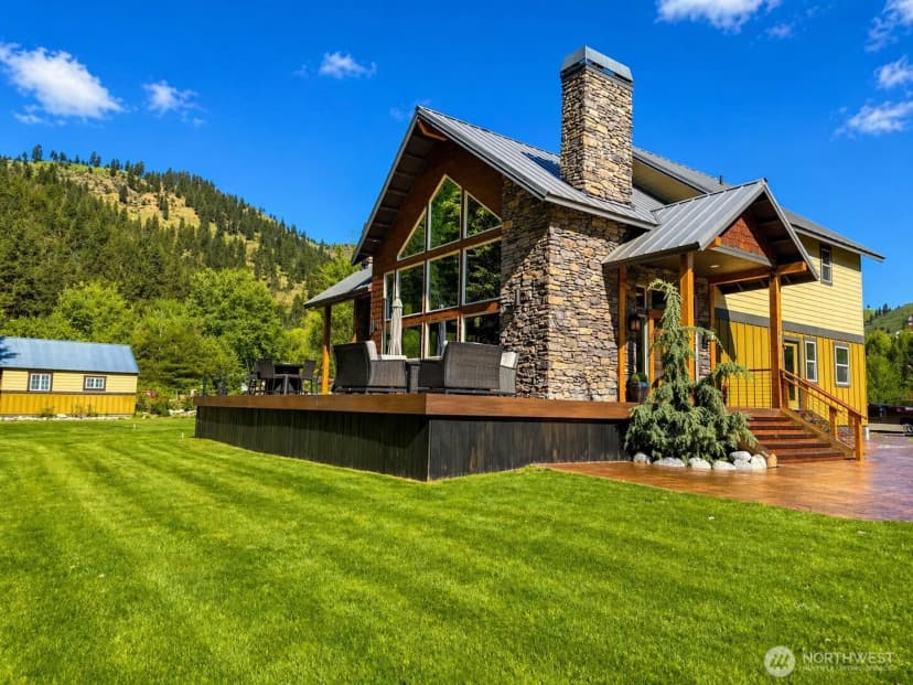 Property photo for 180 Country River Lane, Entiat photo 2