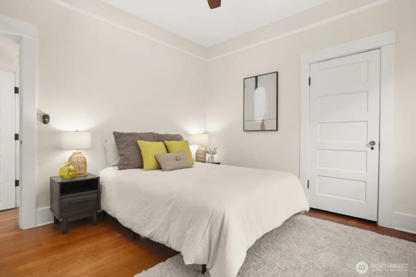 Property photo for 5119 Meridian Avenue N, Seattle photo 16