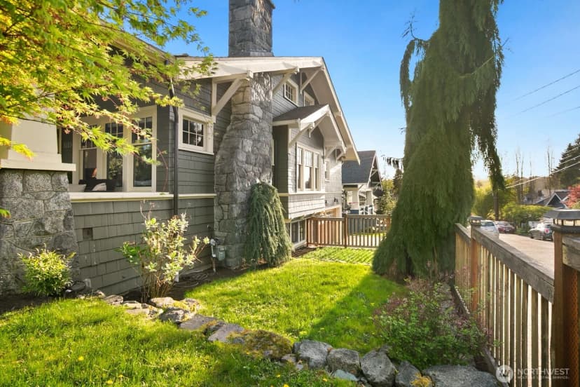 Property photo for 5119 Meridian Avenue N, Seattle photo 35