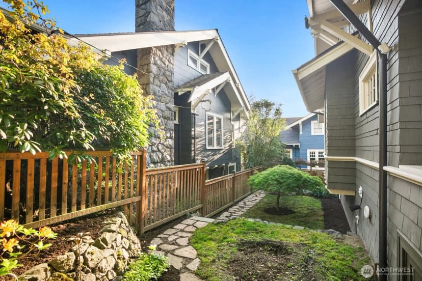 Property photo for 5119 Meridian Avenue N, Seattle photo 34
