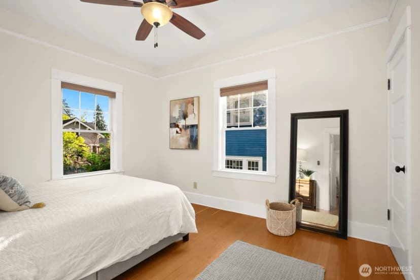 Property photo for 5119 Meridian Avenue N, Seattle photo 17