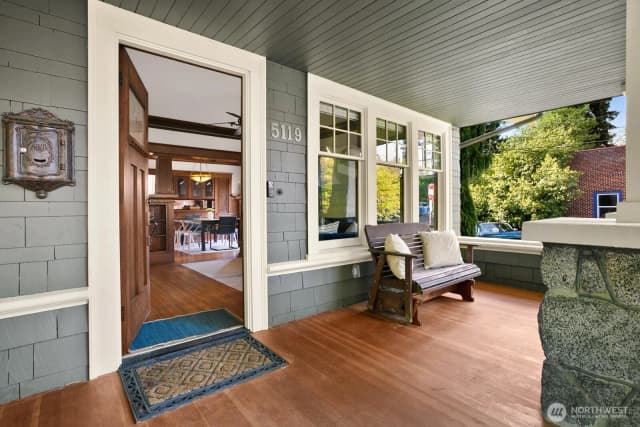 Property photo for 5119 Meridian Avenue N, Seattle photo 5