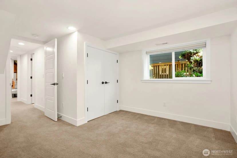 Property photo for 5119 Meridian Avenue N, Seattle photo 26