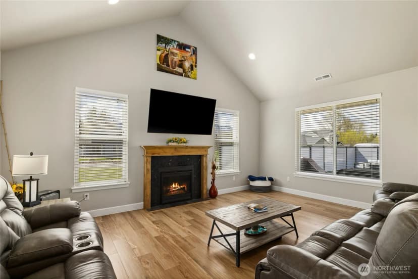 Property photo for 370 Deer Meadow Drive, Cle Elum photo 2
