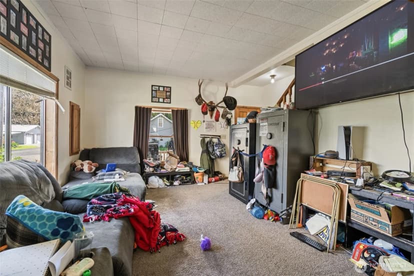Property photo for 601 S 2nd Street, Toledo photo 11