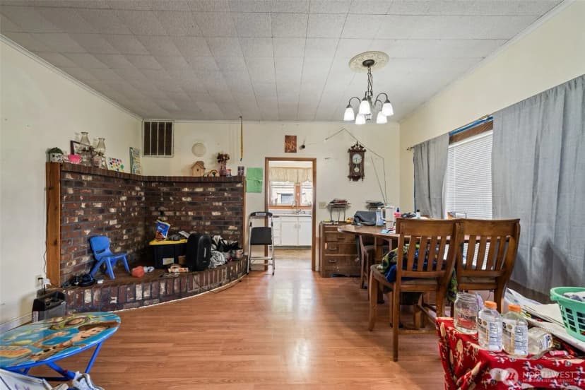 Property photo for 601 S 2nd Street, Toledo photo 12