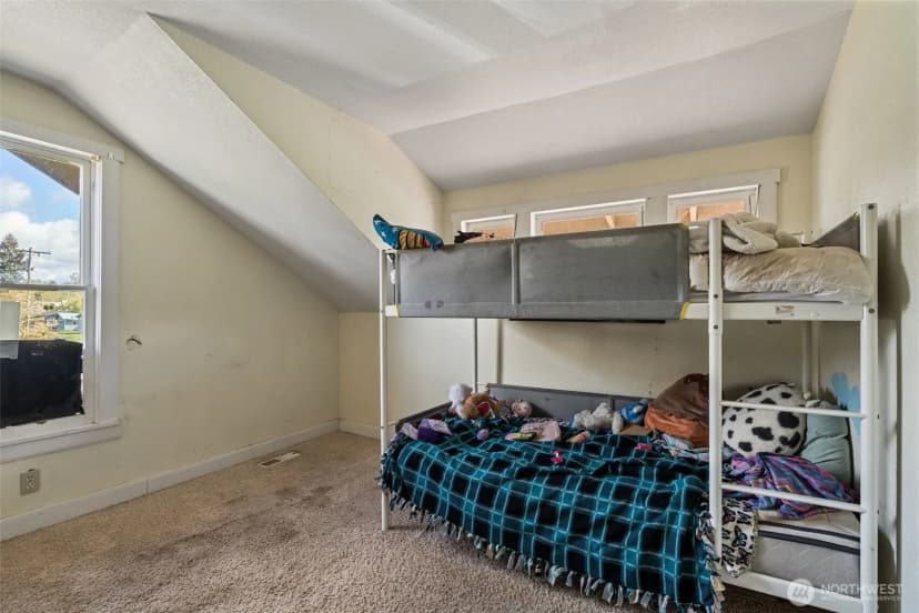 Property photo for 601 S 2nd Street, Toledo photo 24