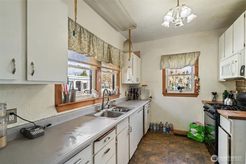 Property photo for 601 S 2nd Street, Toledo photo 19