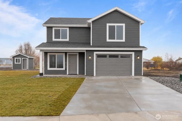Property photo for 103 Poplar Street, Royal City
