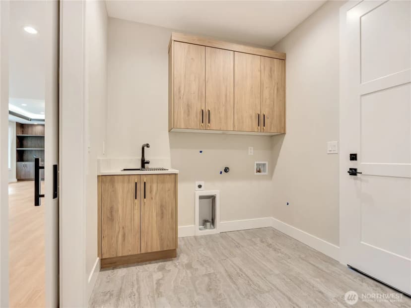 Property photo for 703 Shoreview Drive N, Long Beach photo 29
