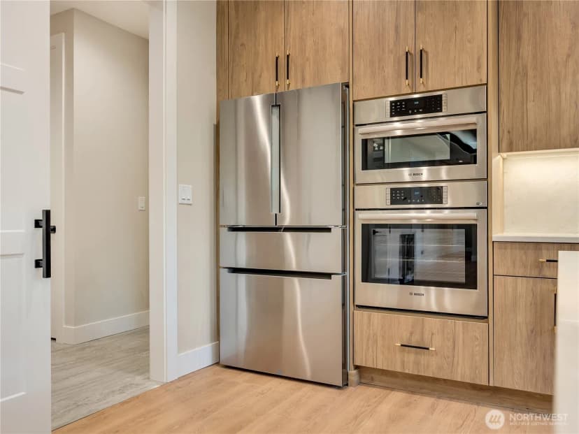 Property photo for 703 Shoreview Drive N, Long Beach photo 20