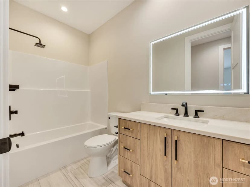 Property photo for 703 Shoreview Drive N, Long Beach photo 27