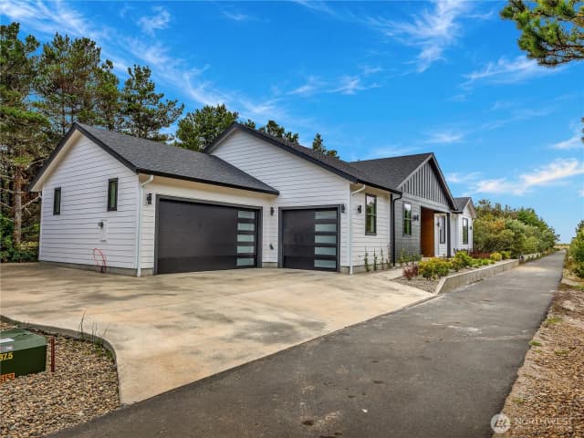 Property photo for 703 Shoreview Drive N, Long Beach