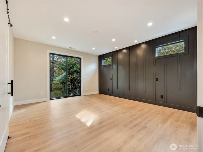 Property photo for 703 Shoreview Drive N, Long Beach photo 21