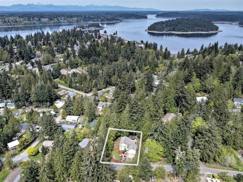 Property photo for 2412 Westwind Drive Nw, Olympia photo 2
