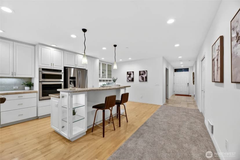 Property photo for 1661 Harbor Avenue Sw #301, Seattle photo 6