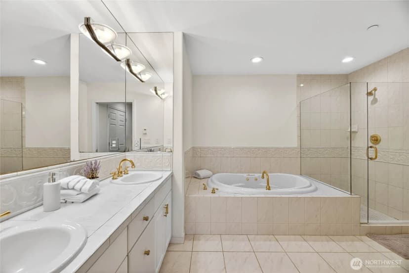 Property photo for 1661 Harbor Avenue Sw #301, Seattle photo 20