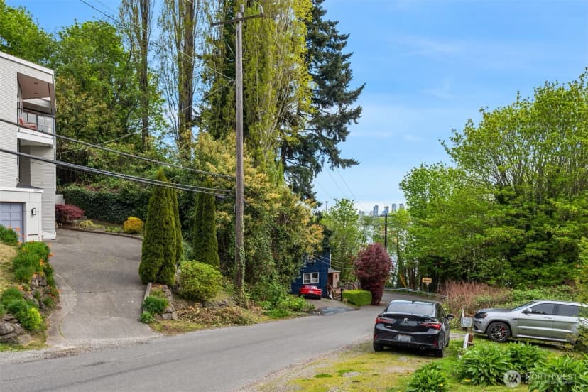 Property photo for 1601 Ferry Avenue Sw, Seattle photo 9