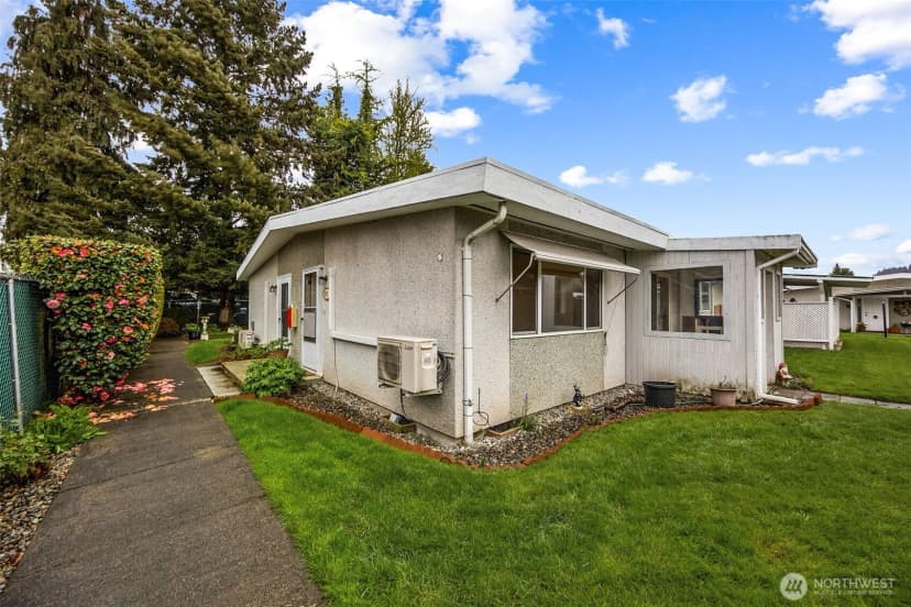 Property photo for 319 7th Place Se, Puyallup photo 2