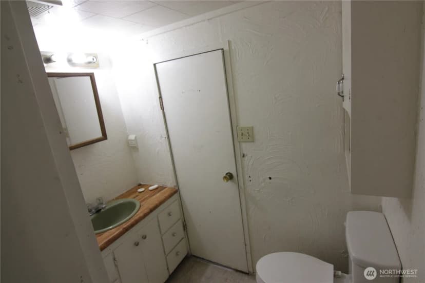 Property photo for 803 S 5th Avenue, Kelso photo 14