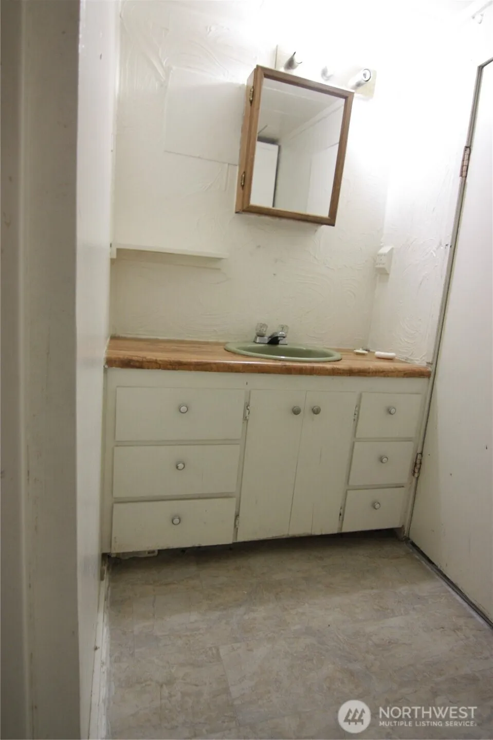 Property photo for 803 S 5th Avenue, Kelso photo 15