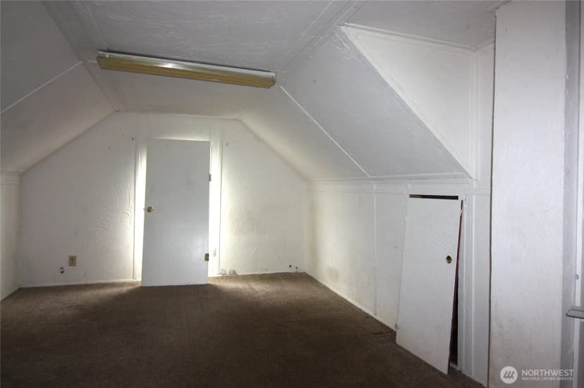 Property photo for 803 S 5th Avenue, Kelso photo 21