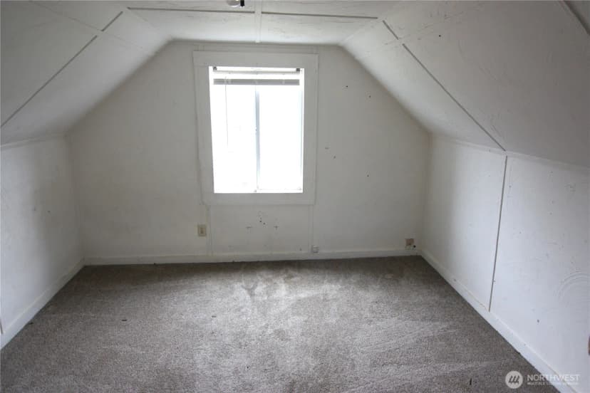 Property photo for 803 S 5th Avenue, Kelso photo 22