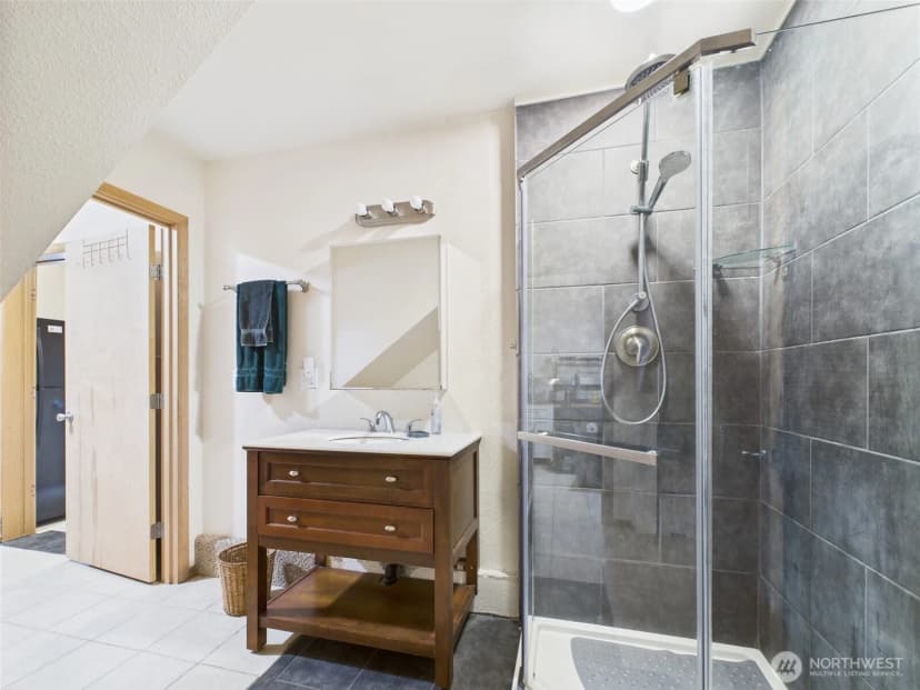 Property photo for 1019 Catala Avenue Se, Ocean Shores photo 14