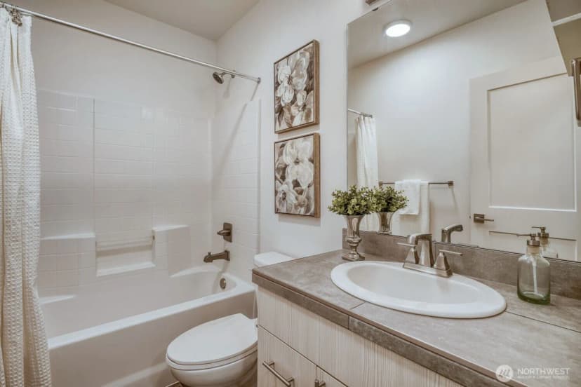 Property photo for 1480 157th Court Ne, Bellevue photo 19
