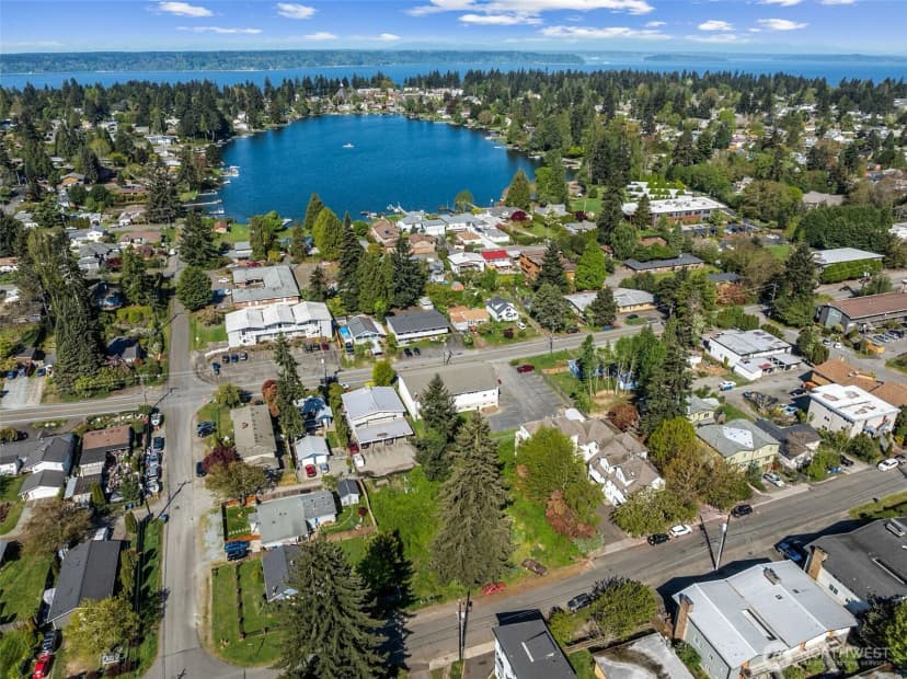 Property photo for 15439 9th Avenue Sw, Burien photo 4