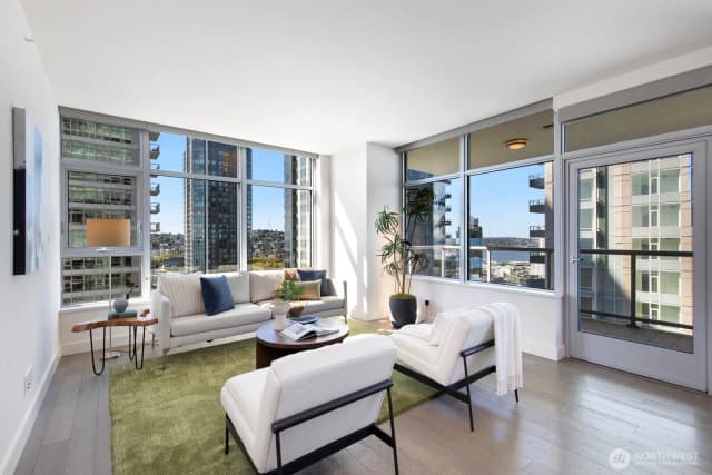 Property photo for 588 Bell Street #2102s, Seattle photo 4