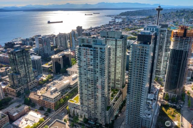 Property photo for 588 Bell Street #2102s, Seattle photo 2