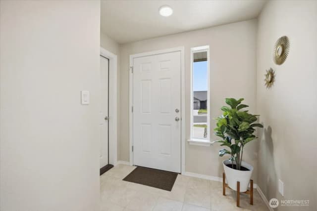Property photo for 700 Regina Place, Grandview photo 3
