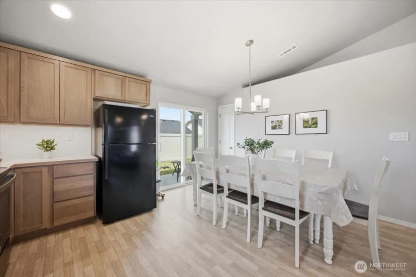 Property photo for 700 Regina Place, Grandview photo 11