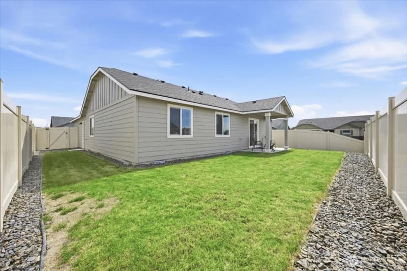 Property photo for 700 Regina Place, Grandview photo 24